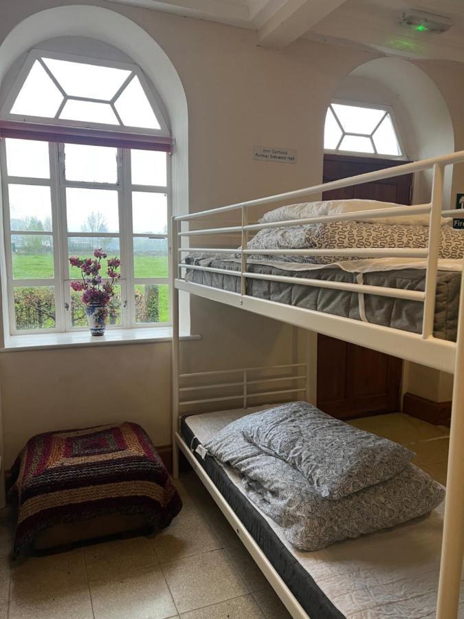 Llanfyllin Workhouse - Y Dolydd Hostel Luaran gambar